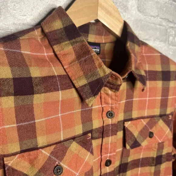 Patagonia Womens LS Organic Cotton Midweight Fjord Flannel NWT Size XS (Burl Red - Picture 5 of 15